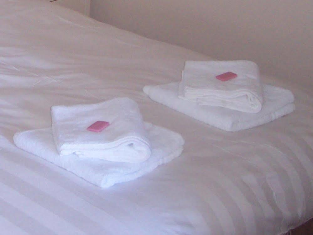 The Poldark Inn Delabole Екстериор снимка